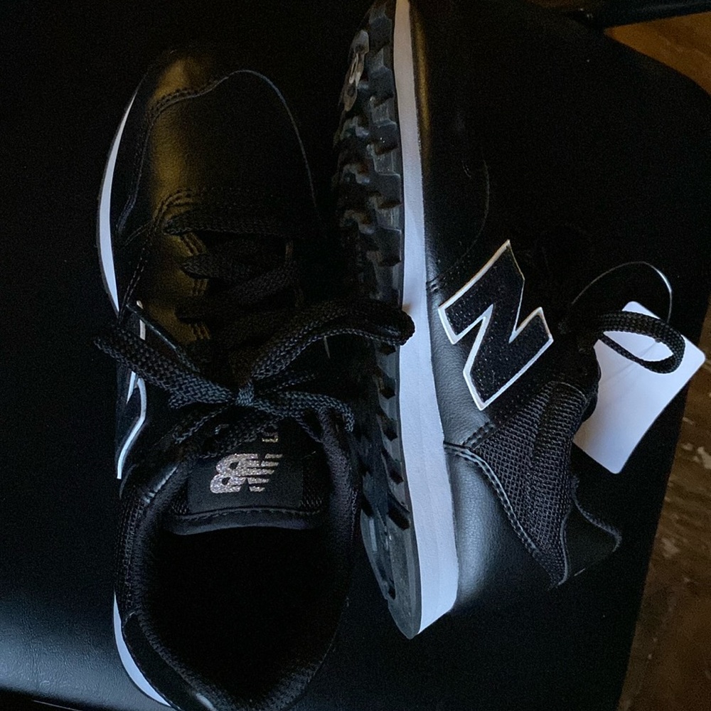 Size 7 New Balance tennis shoes